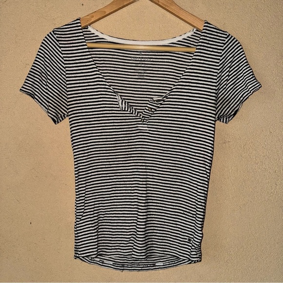 American Eagle Outfitters Tops - American Eagle soft & sexy striped t shirt